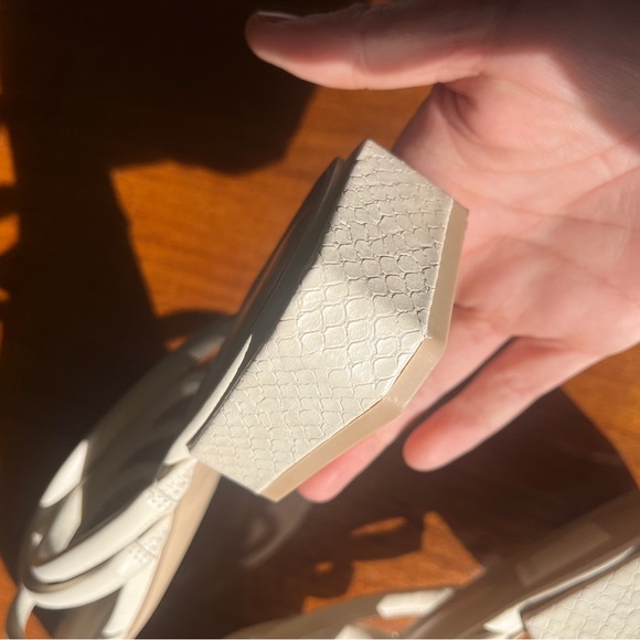 Dolce Vita Ivory Haize Sandals - Picture 9 of 10